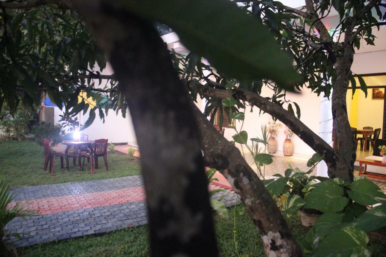Miheen Hotel & Resort - Anuradhapura Mihintale Exterior photo